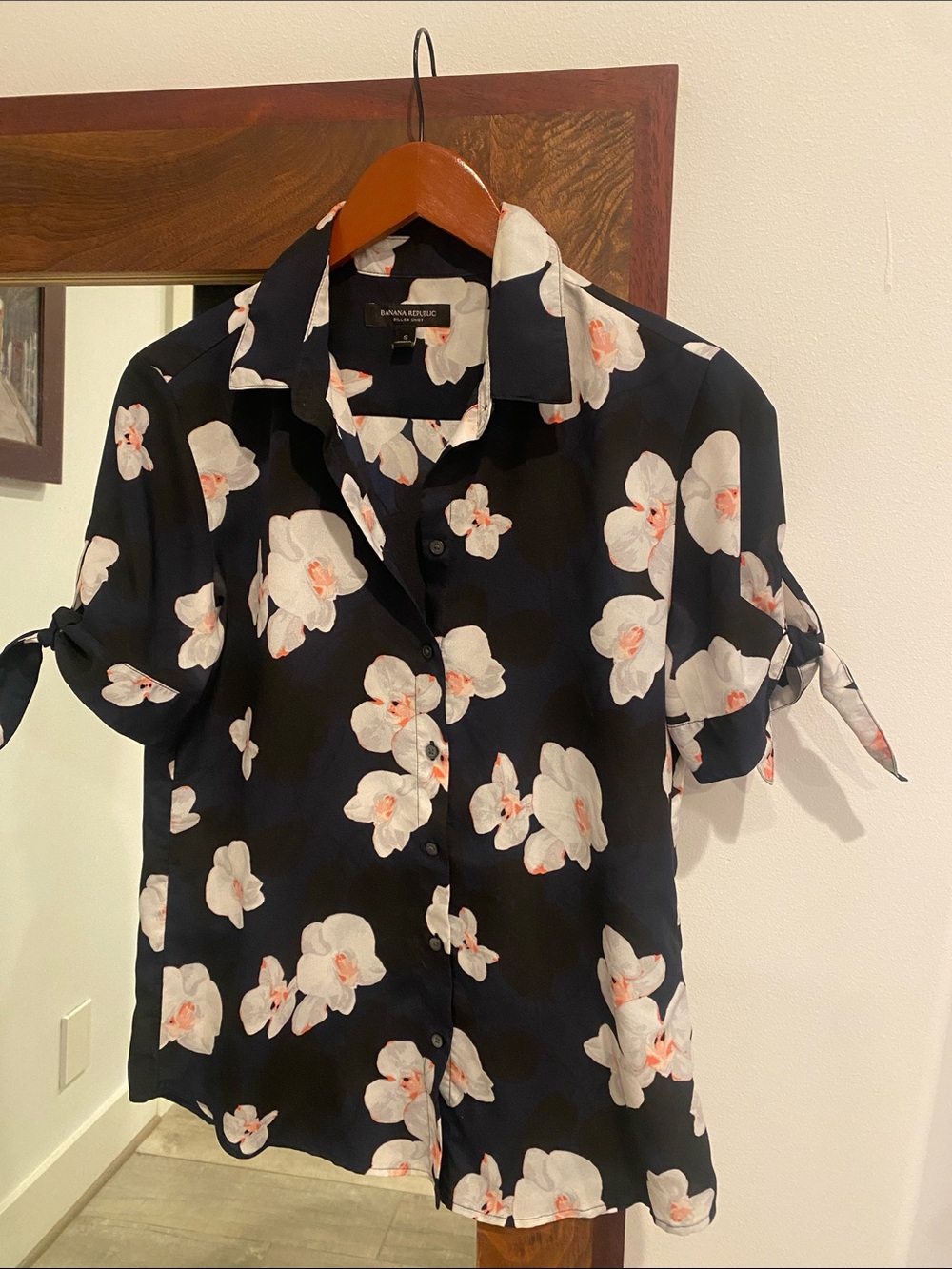 Banana Republic Black Floral Tie-Sleeve Button Shirt
